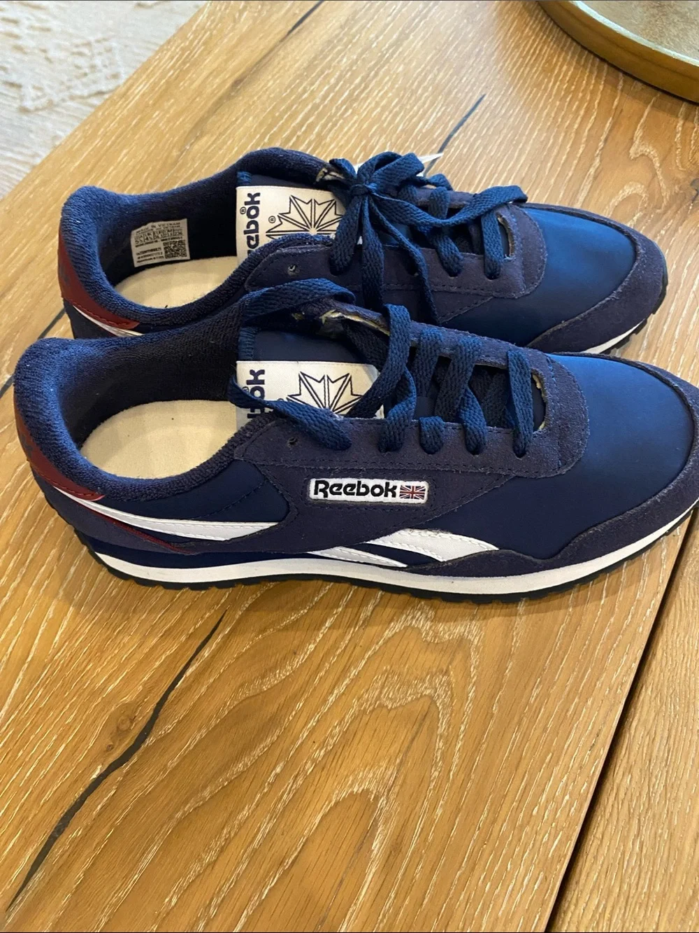 NWT reebok Unisex Navy Sneakers